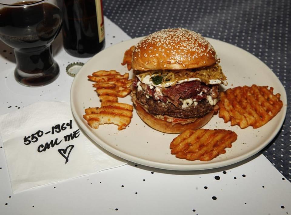 8 cuts megamall Blends, Megamall, Booky SM 8 Cuts Burger Mandaluyong 8 cuts megamall Blends, Megamall, Booky SM 8 Cuts Burger Mandaluyong