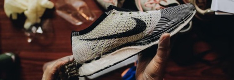 sneaker lounge website